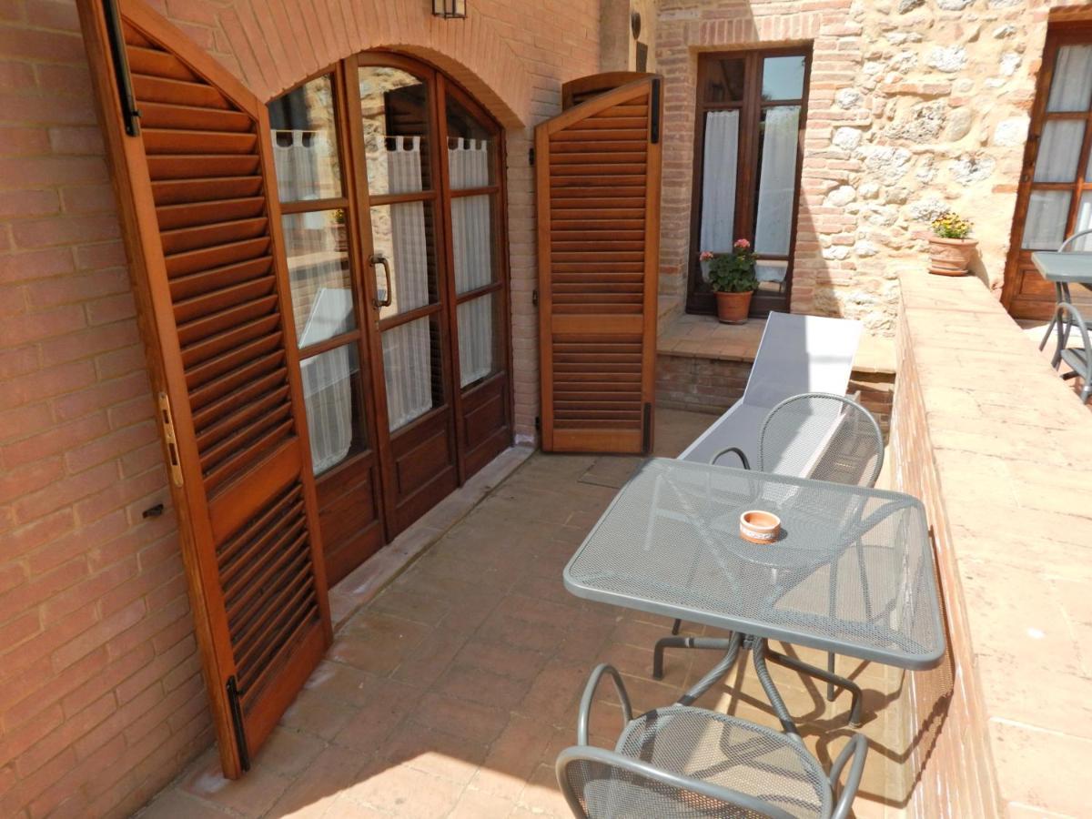 Fullino Nero Rta - Residenza Turistico Alberghiera Sienne Extérieur photo