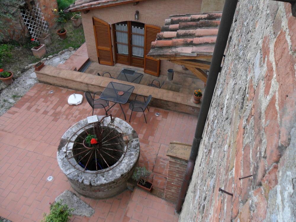 Fullino Nero Rta - Residenza Turistico Alberghiera Sienne Extérieur photo