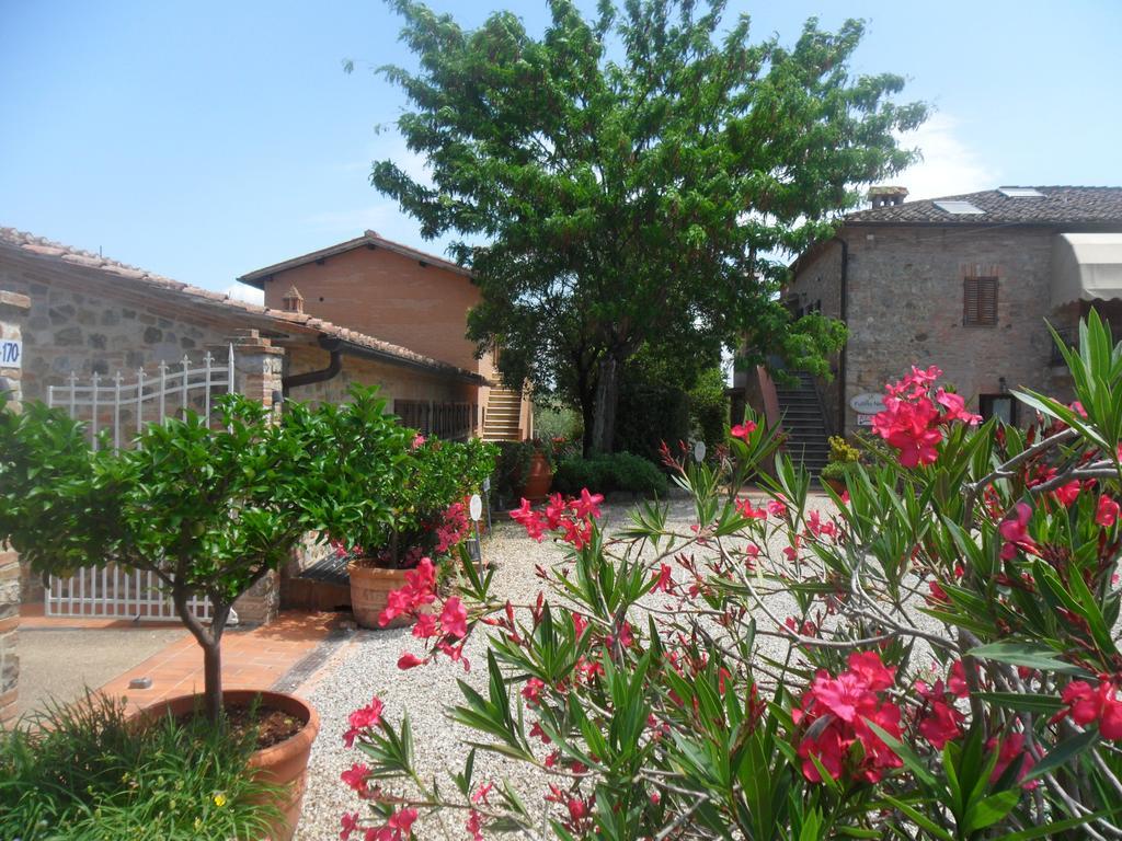 Fullino Nero Rta - Residenza Turistico Alberghiera Sienne Extérieur photo