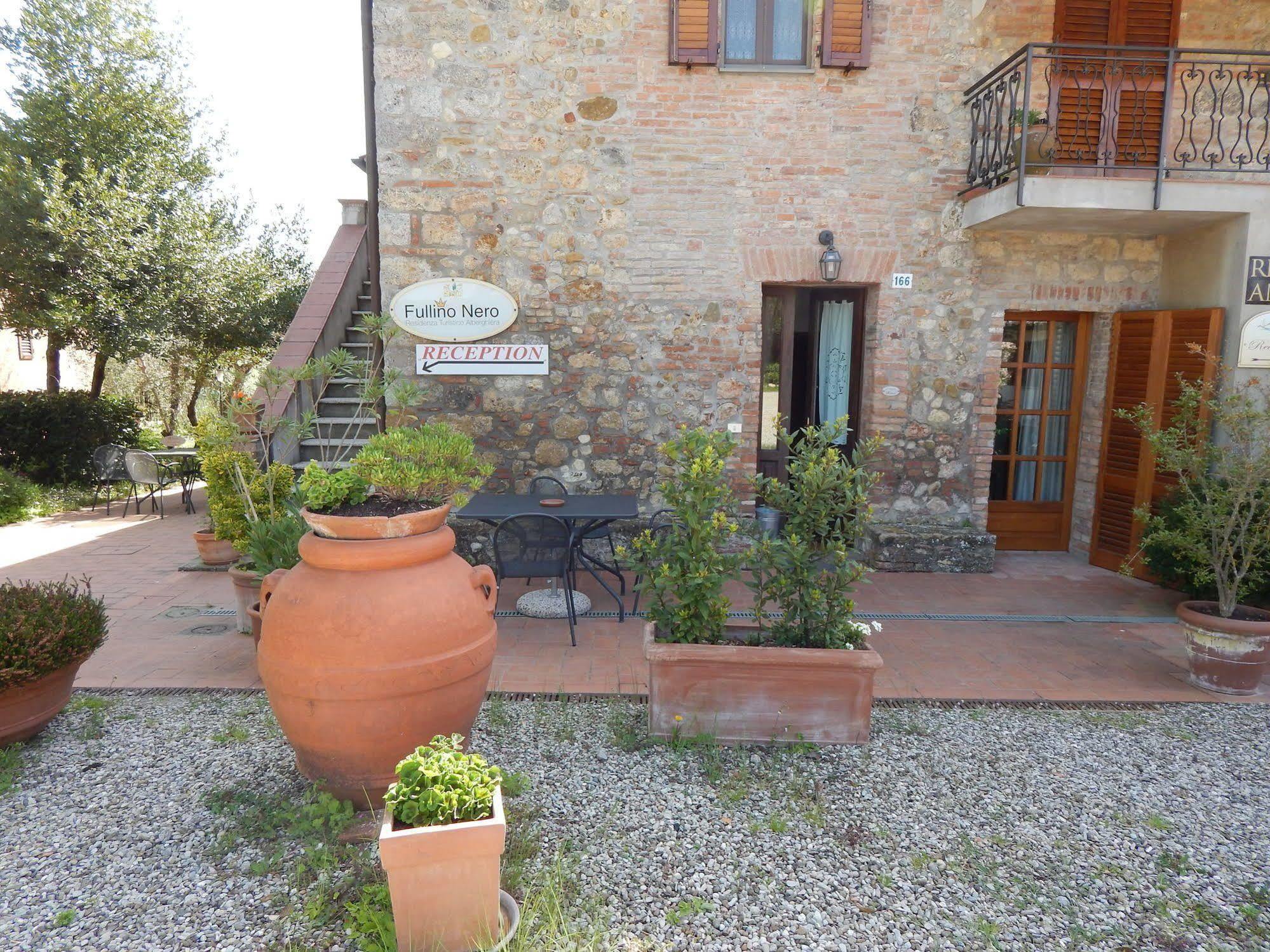 Fullino Nero Rta - Residenza Turistico Alberghiera Sienne Extérieur photo