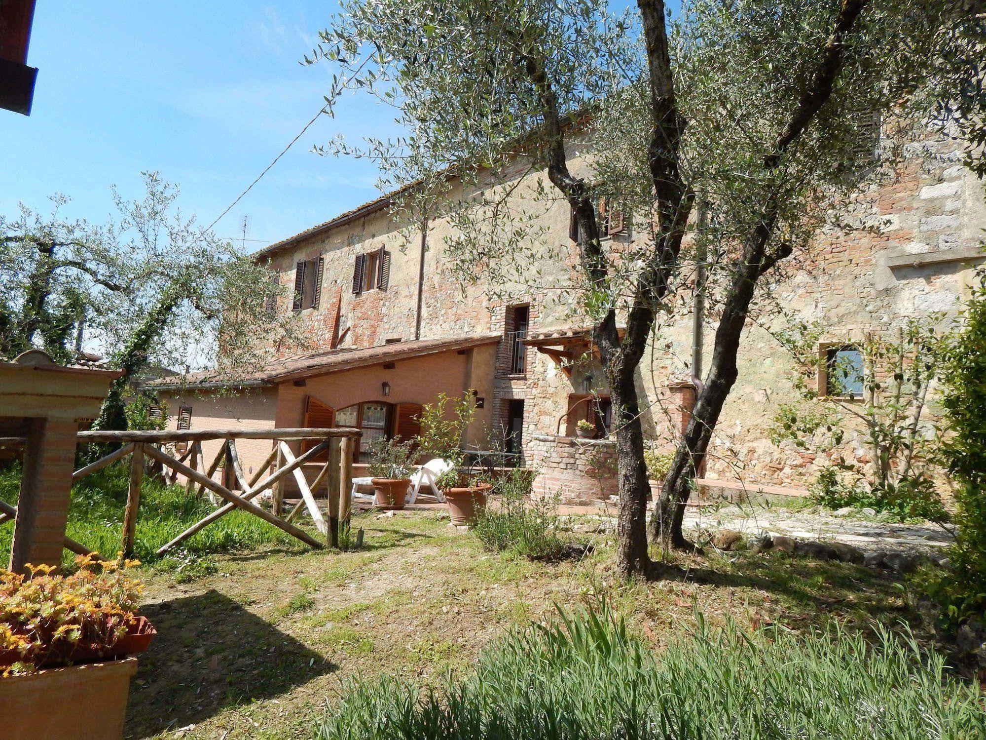 Fullino Nero Rta - Residenza Turistico Alberghiera Sienne Extérieur photo