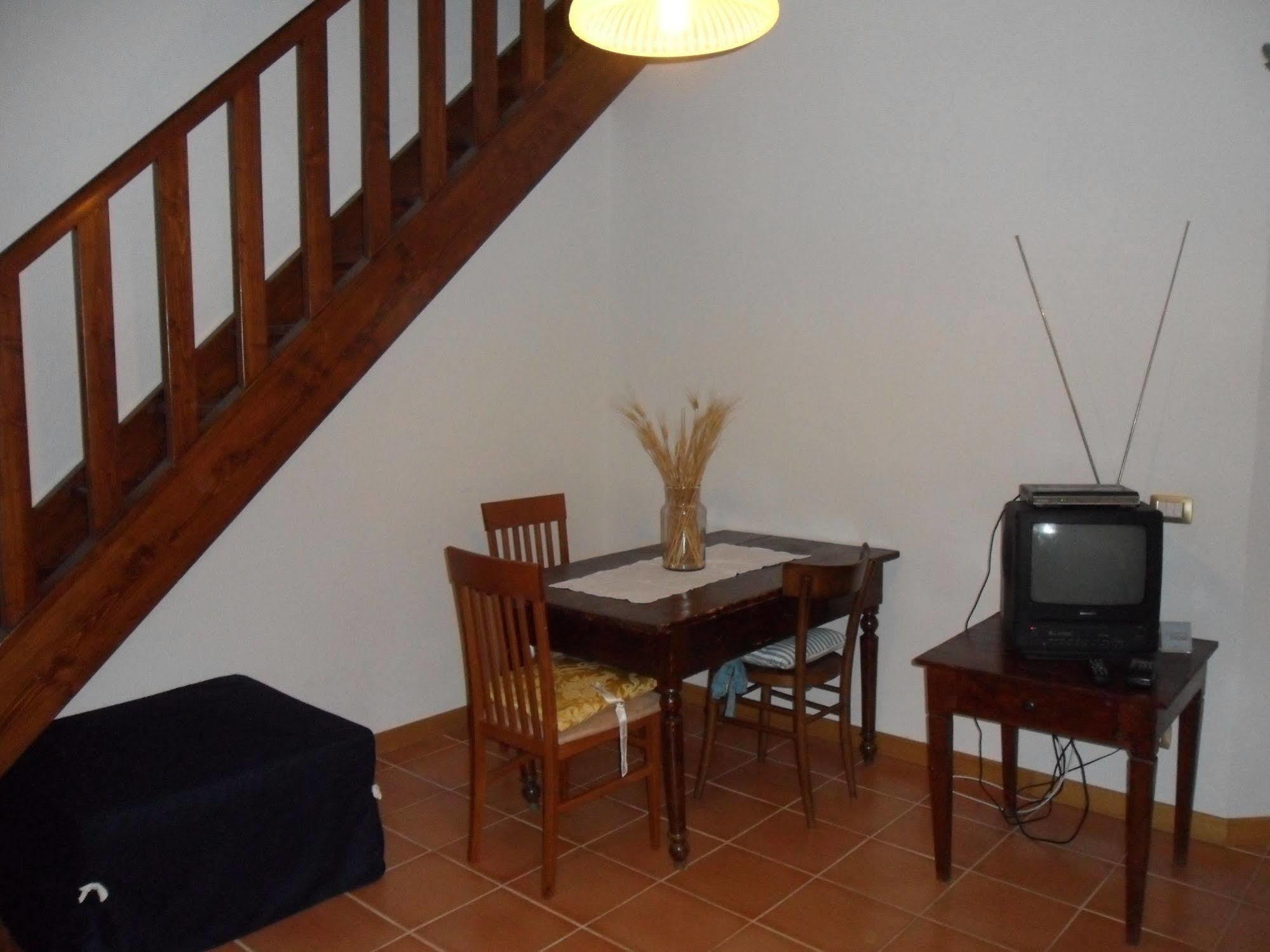 Fullino Nero Rta - Residenza Turistico Alberghiera Sienne Extérieur photo