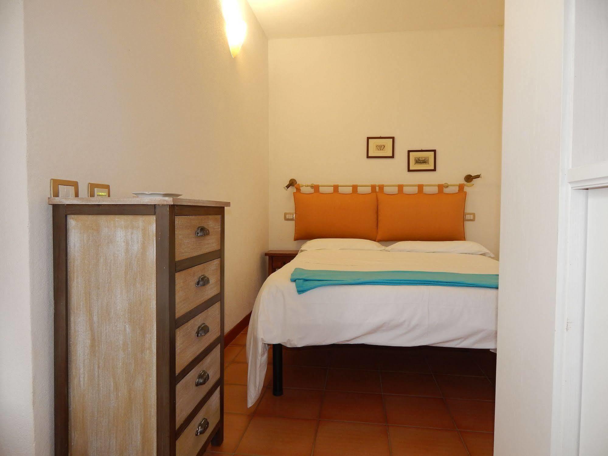 Fullino Nero Rta - Residenza Turistico Alberghiera Sienne Extérieur photo