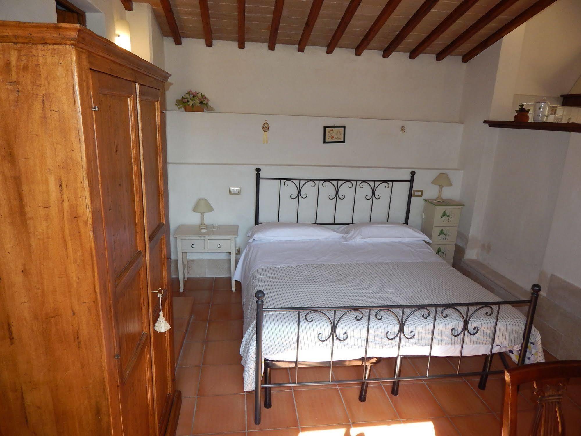 Fullino Nero Rta - Residenza Turistico Alberghiera Sienne Extérieur photo