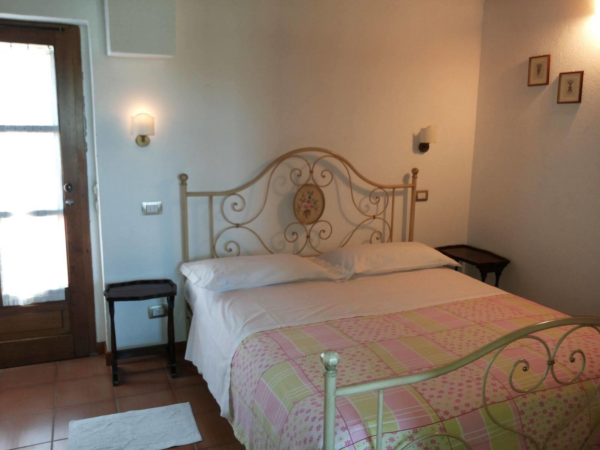 Fullino Nero Rta - Residenza Turistico Alberghiera Sienne Extérieur photo