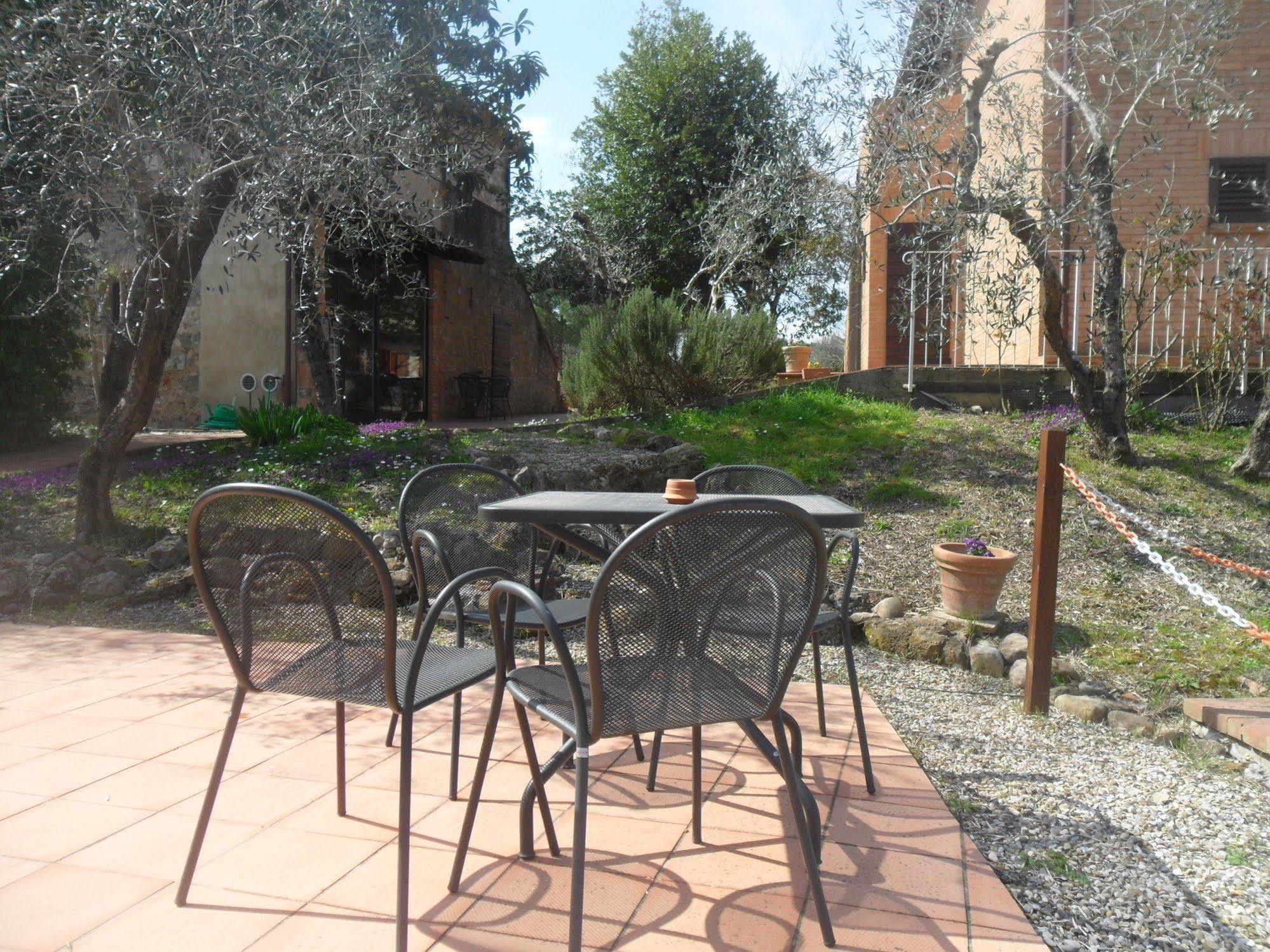 Fullino Nero Rta - Residenza Turistico Alberghiera Sienne Extérieur photo