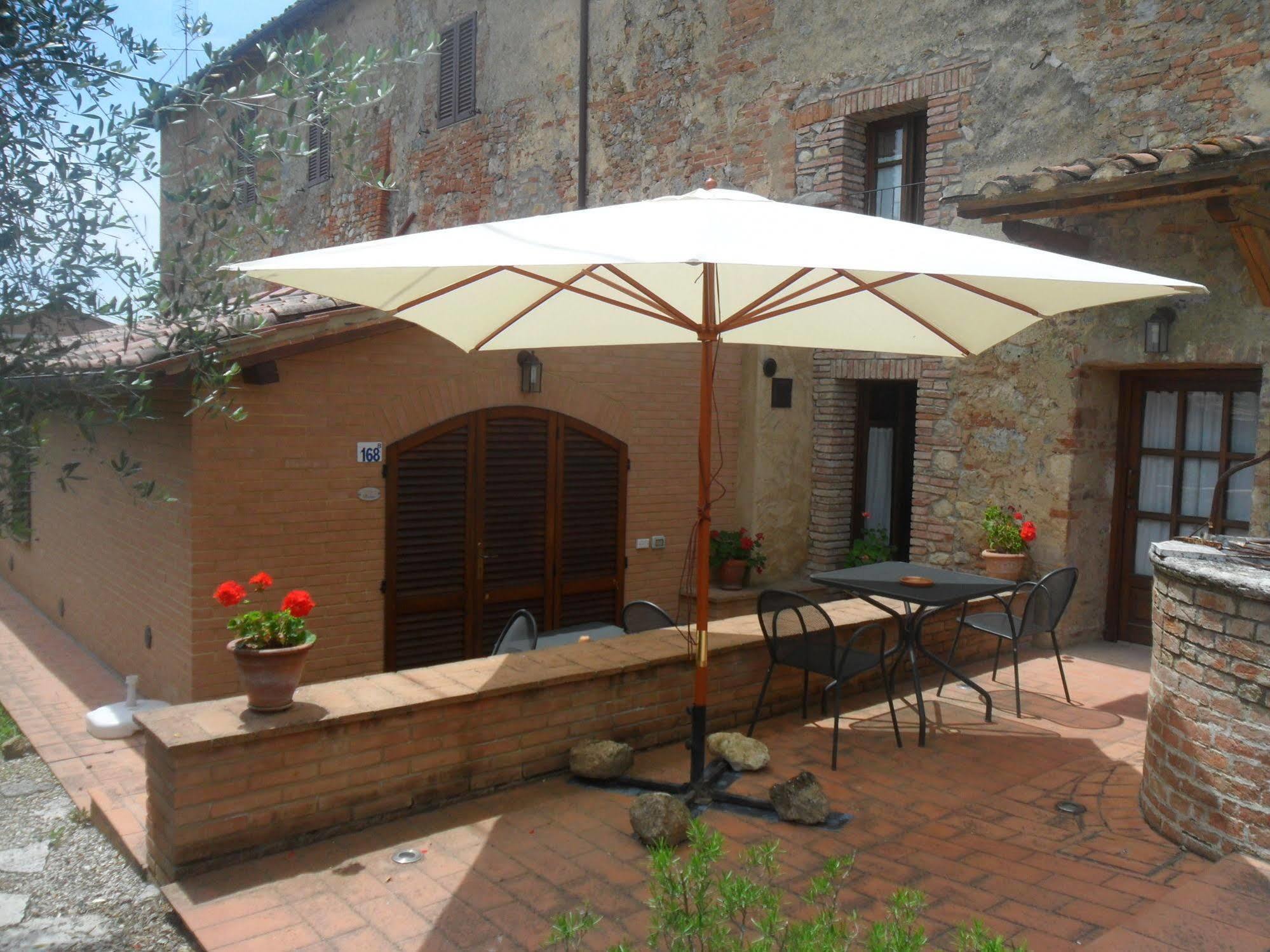 Fullino Nero Rta - Residenza Turistico Alberghiera Sienne Extérieur photo